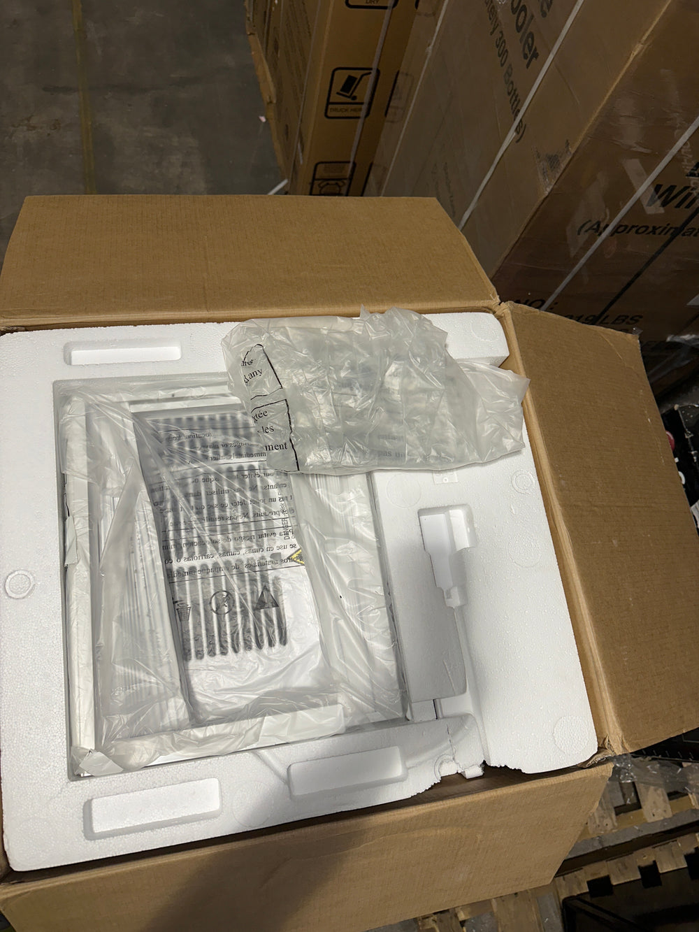 Frigidaire 10,000 BTU Smart Inverter Window Air Conditioner- Looks New (L13)