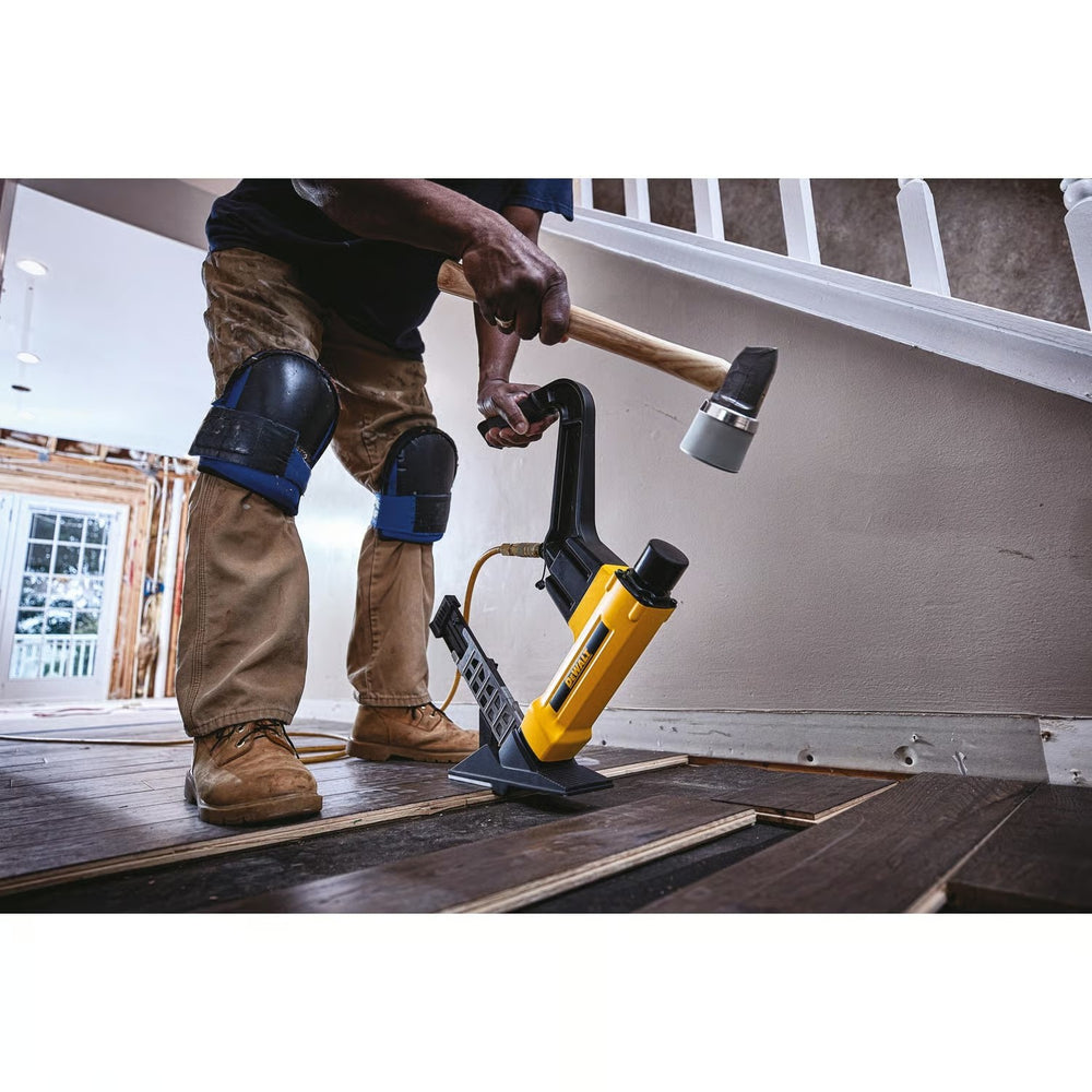 DeWalt 15.5/16 Ga. Hardwood Floor Positioning Tool Kit 1866
