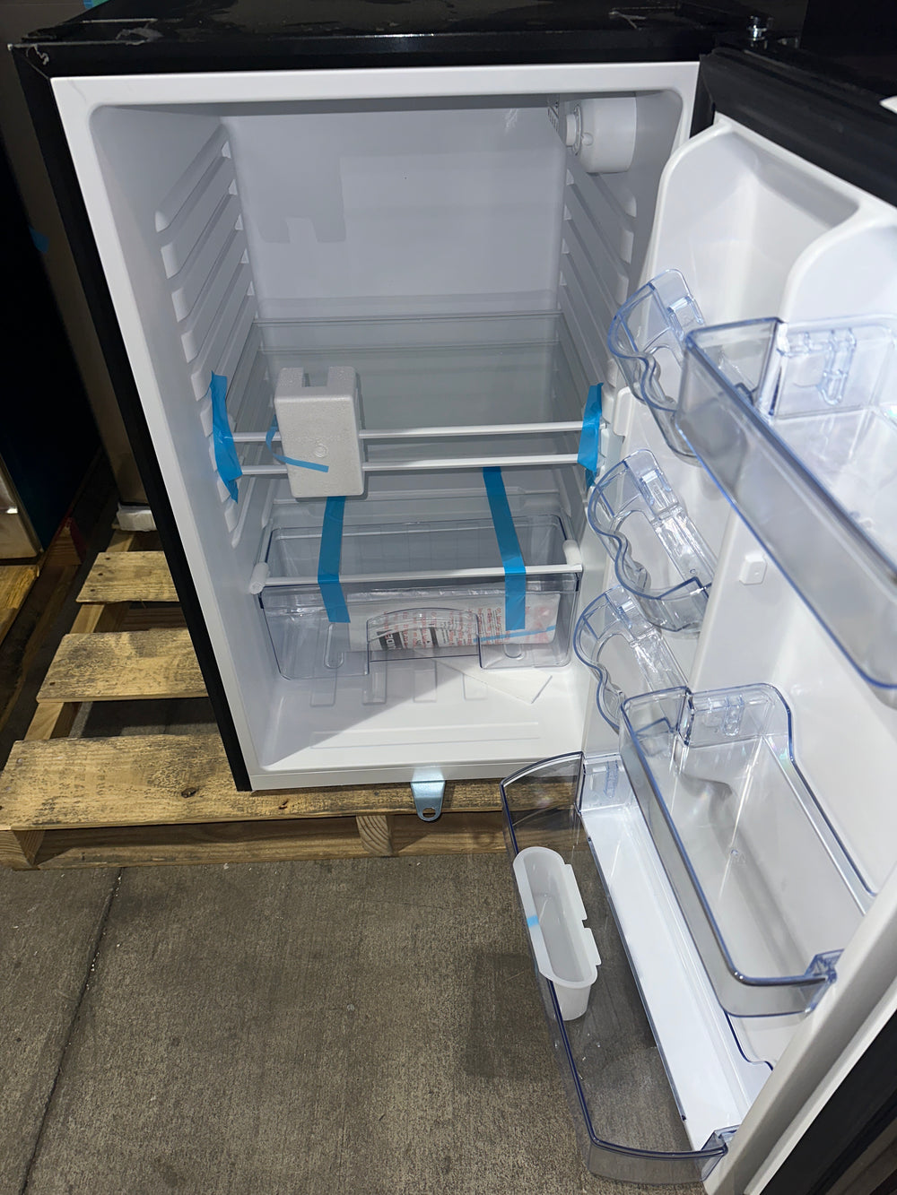 Avanti Model Rm4436ss - 4.4 Cf Counterhigh Refrige - untested (L27)