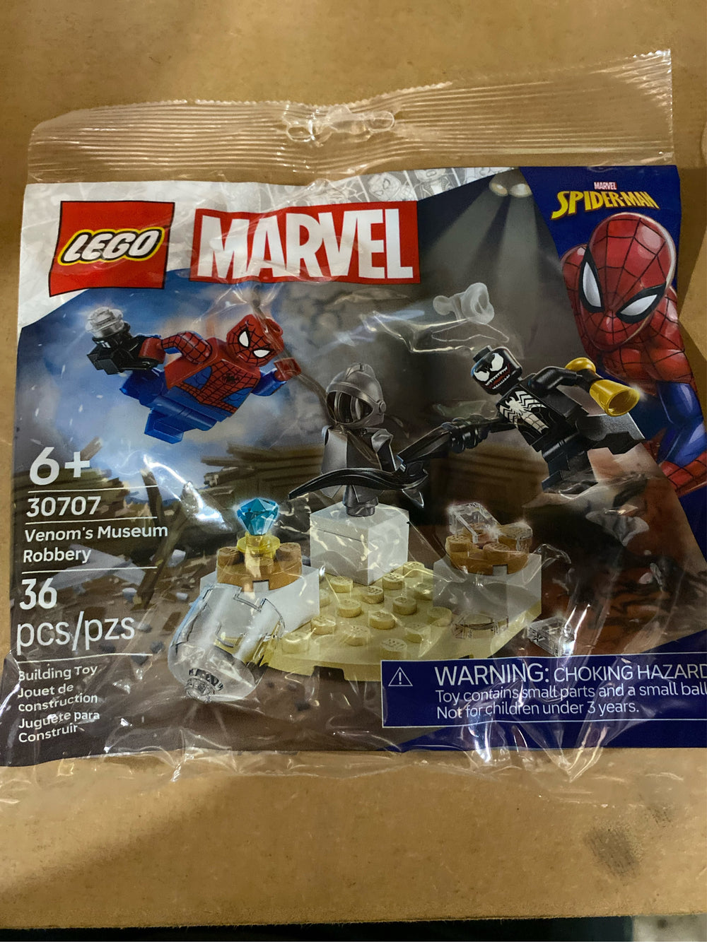 LEGO Marvel Venom's Museum Robbery - Super Hero Building Set for Kids - Includes Spider-Man and Venom Minifigures - G12 - 275