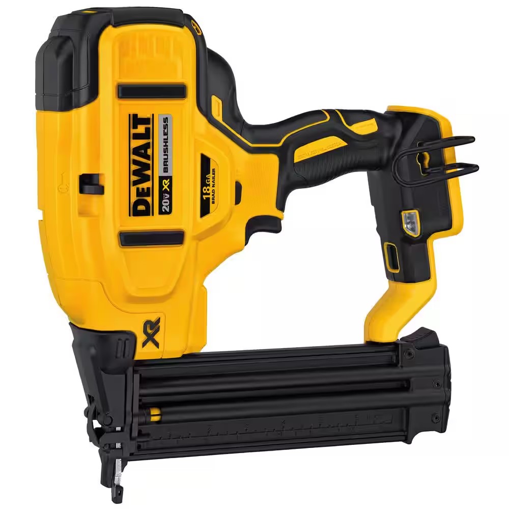 20V MAX XR Lithium-Ion Cordless 18-Gauge Brad Nailer (Tool Only) L81 - Tested and Working