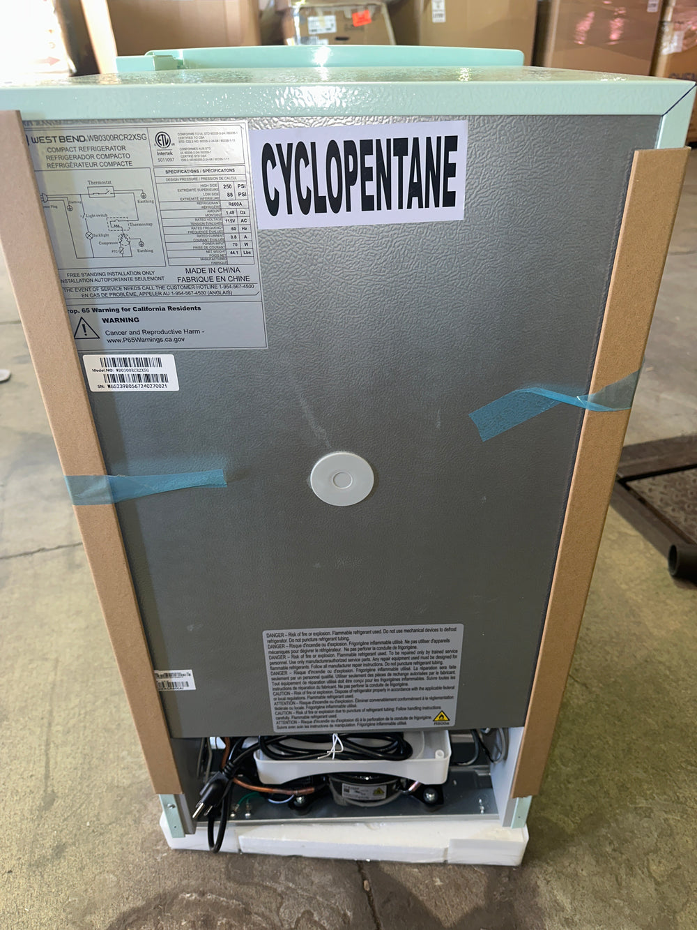 West Bend Mini Fridge with Freezer for Bedroom - untested (L7)