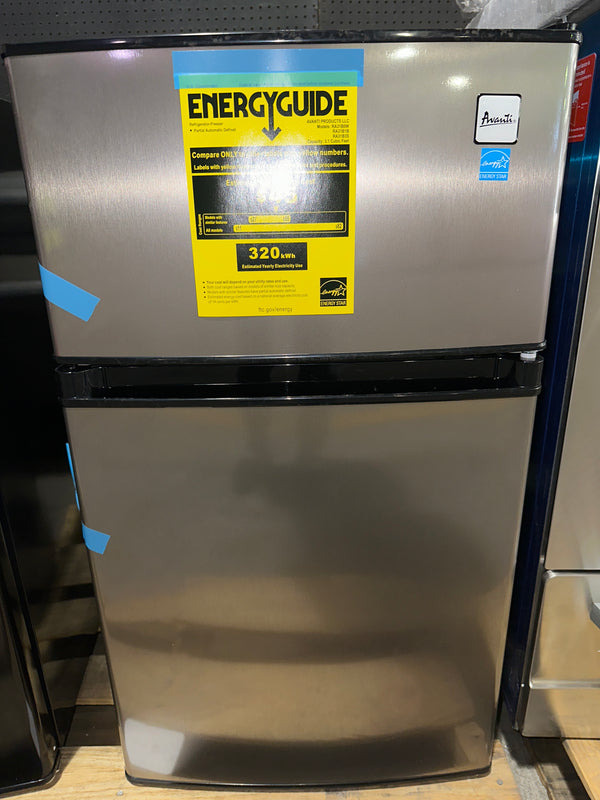 Avanti RA31B3S Cu. Ft. Compact Refrigerator - untested (L9)