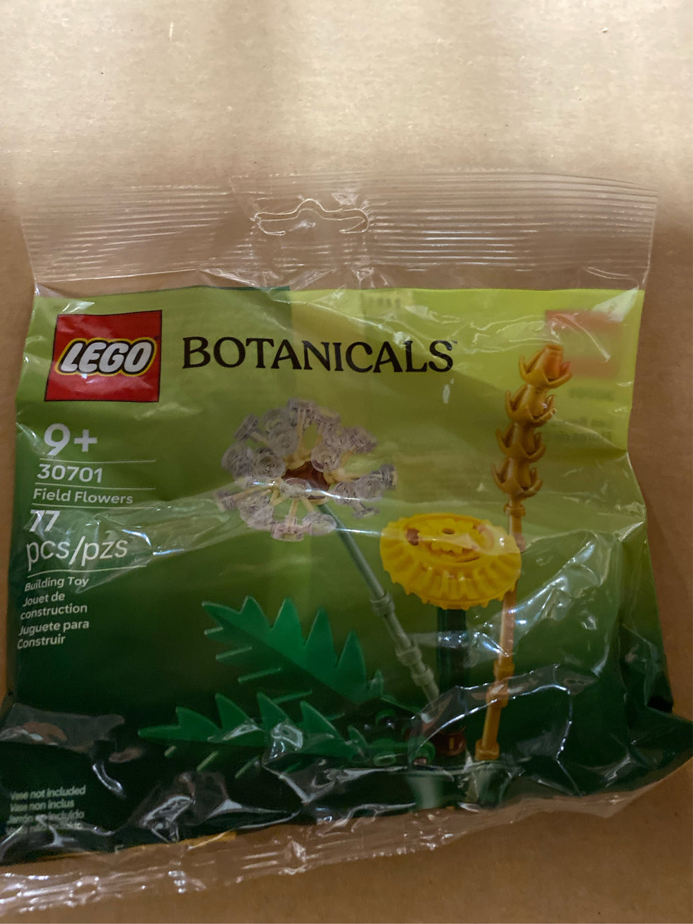 LEGO Botanicals Field Flowers Building Kit - G12 - 281